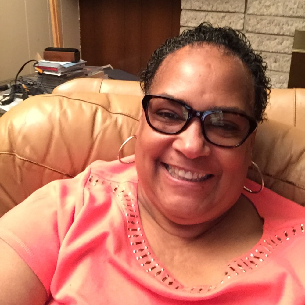 Meet your Posher, Lenora